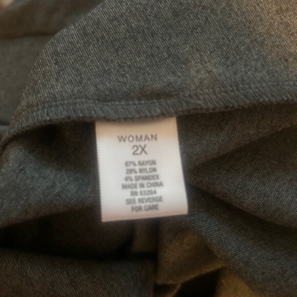 Roz & Ali Gray high waist Fit & Flare pull on skirt, size 2X - Picture 5 of 5